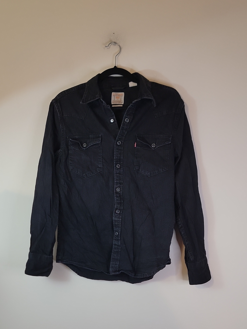 Levi's Black Long-Sleeve Button-Down Shirt